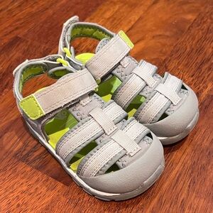 Toddler water-friendly sandals - Size 6